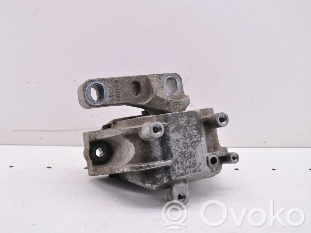 Volkswagen Caddy Engine mount bracket 