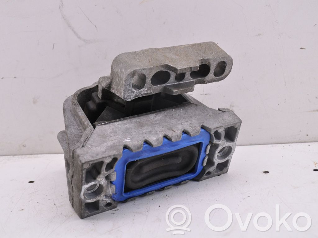 Volkswagen PASSAT CC Engine mount bracket 
