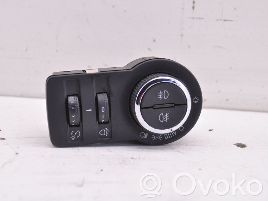 Opel Astra J Light switch 