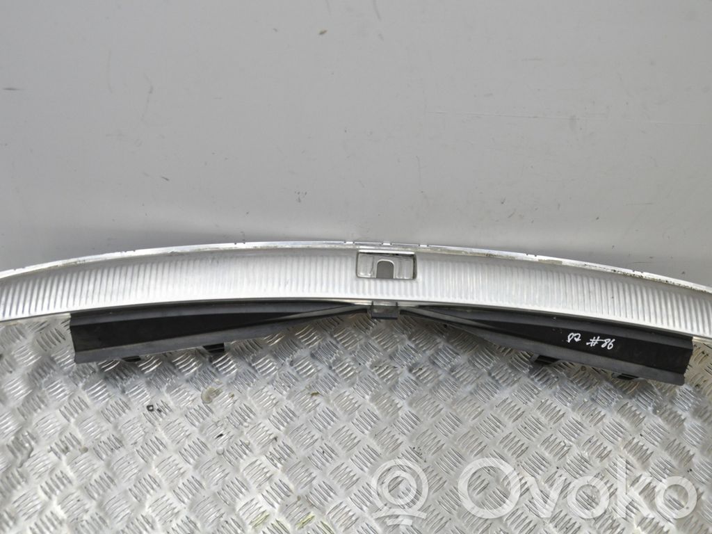 Audi Q7 4L Osłona pasa bagażnika 
