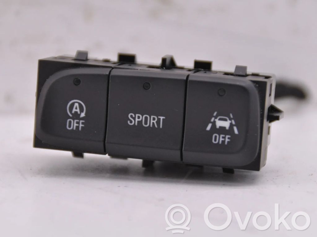 Opel Mokka B A set of switches 