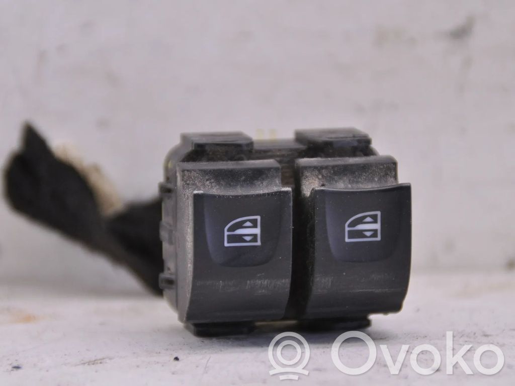 Dacia Sandero III Electric window control switch 