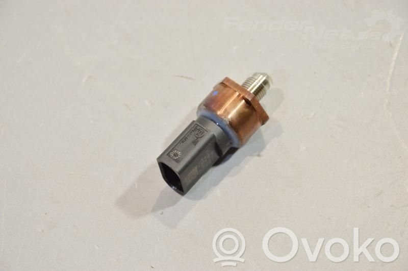 Volkswagen Amarok Fuel pressure sensor 