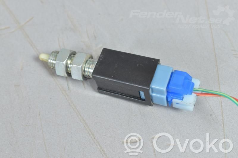 Sensor del pedal de embrague   83281AA000