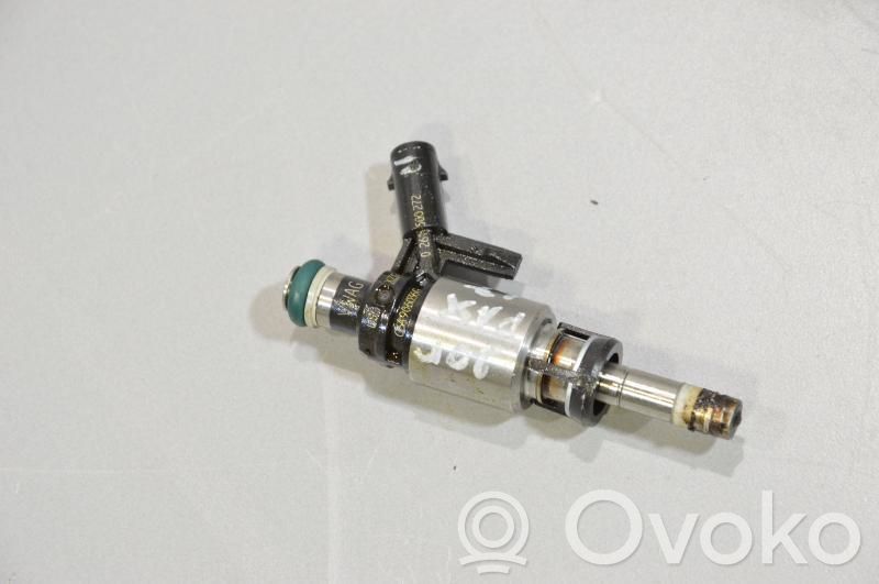 Volkswagen PASSAT B8 Inyector de combustible 