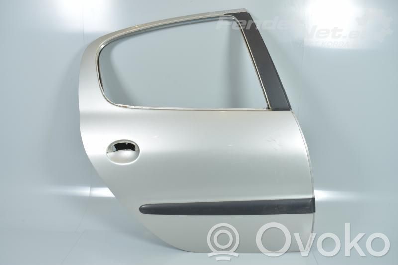 Galinės durys   9008A5