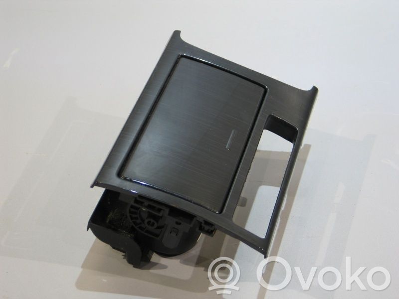 Cup holder front   GS1G6443YF