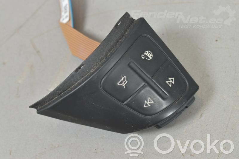 Skoda Octavia Mk2 (1Z) Przełącznik / Przycisk kierownicy 