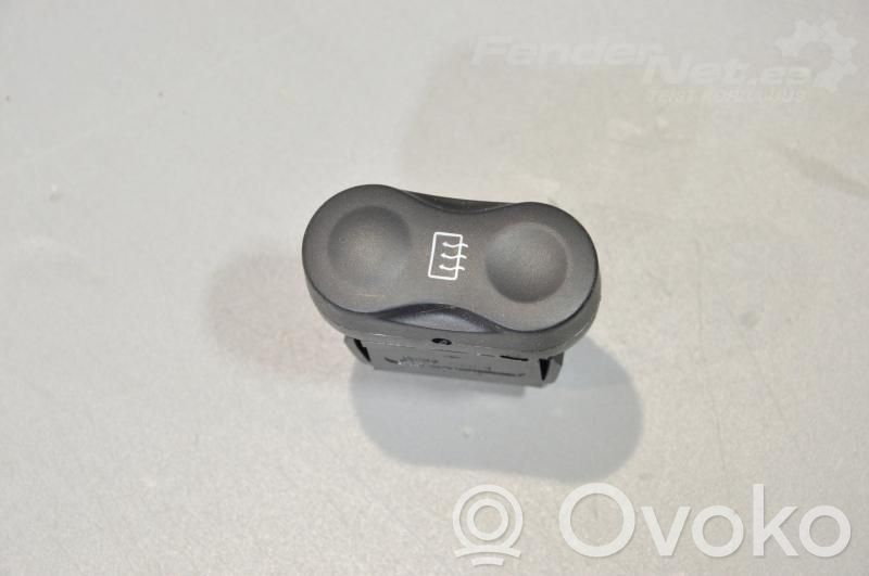 Dacia Duster Windscreen/window heater switch 
