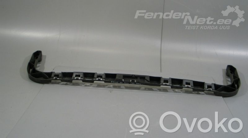 Volkswagen PASSAT B6 Soporte de montaje del parachoques trasero 