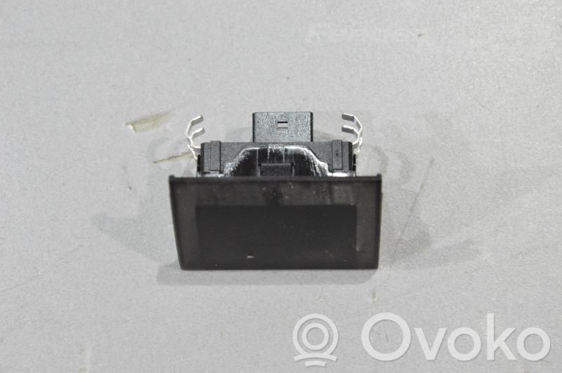 Volkswagen PASSAT B8 Lichtsensor 