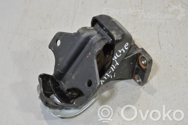 Łapa / Mocowanie silnika   123110E020,123610L020,123810L080,123810L080