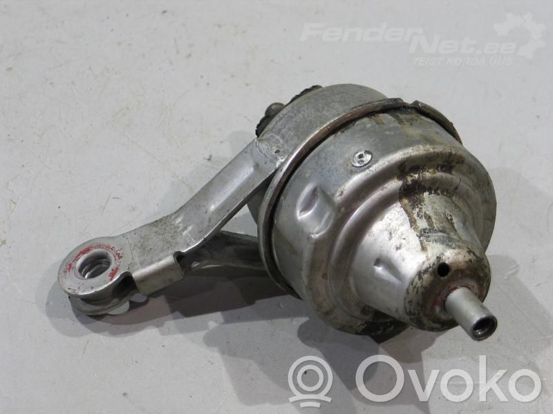 Engine mounting bracket   22116778610