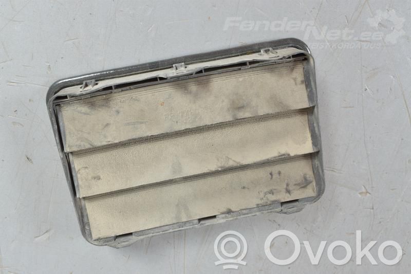 BMW 3 E46 Quarter panel pressure vent 
