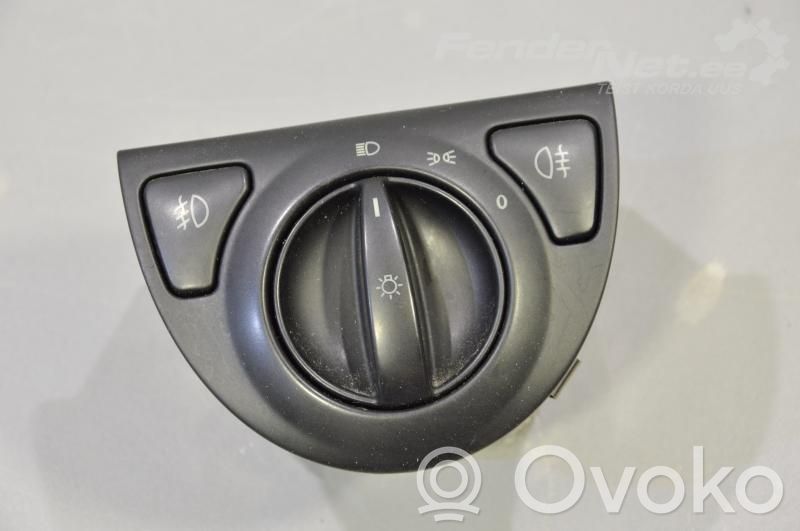Light switch   12786133