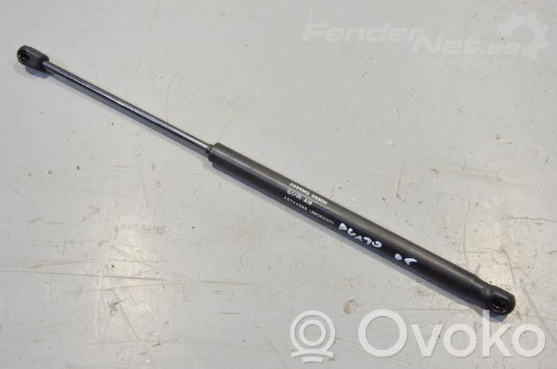 Fiat Punto (188) Amortyzator / Siłownik tylnej klapy bagażnika 