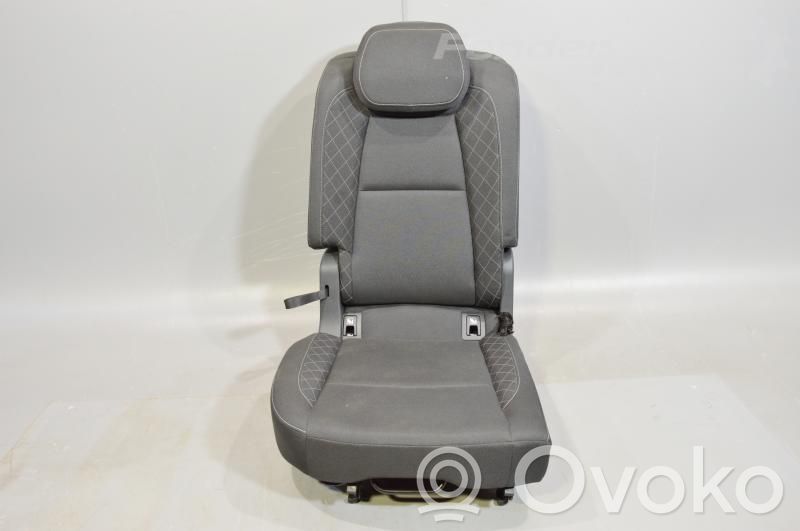 Skoda Karoq Takaistuin 
