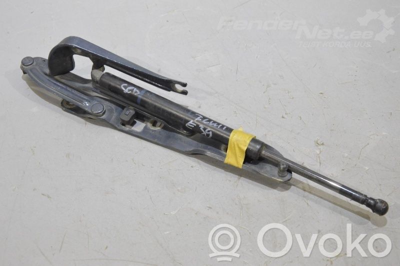 BMW 5 E39 Tailgate/trunk/boot hinge 