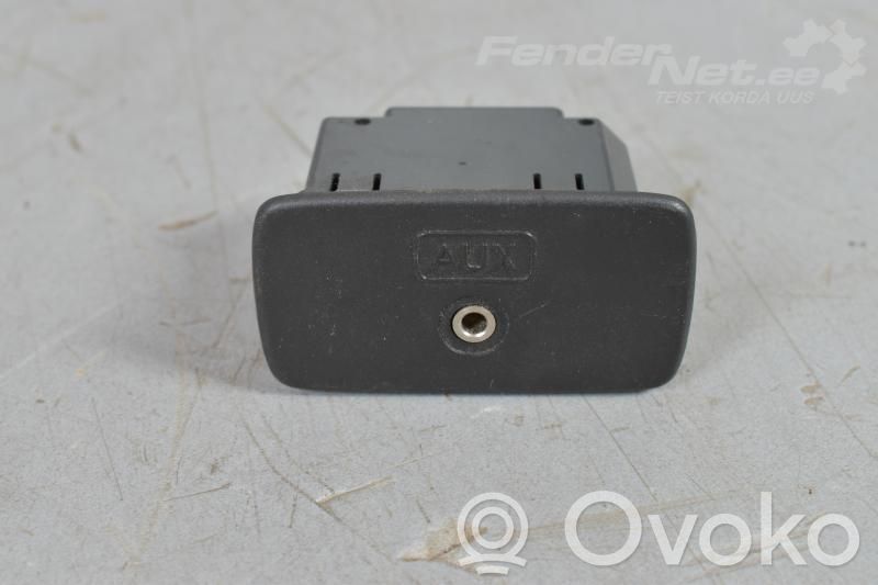 Subaru Outback AUX in-socket connector 