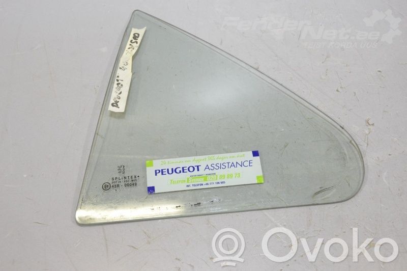 Peugeot 406 Ventanilla de ventilación de la puerta trasera 