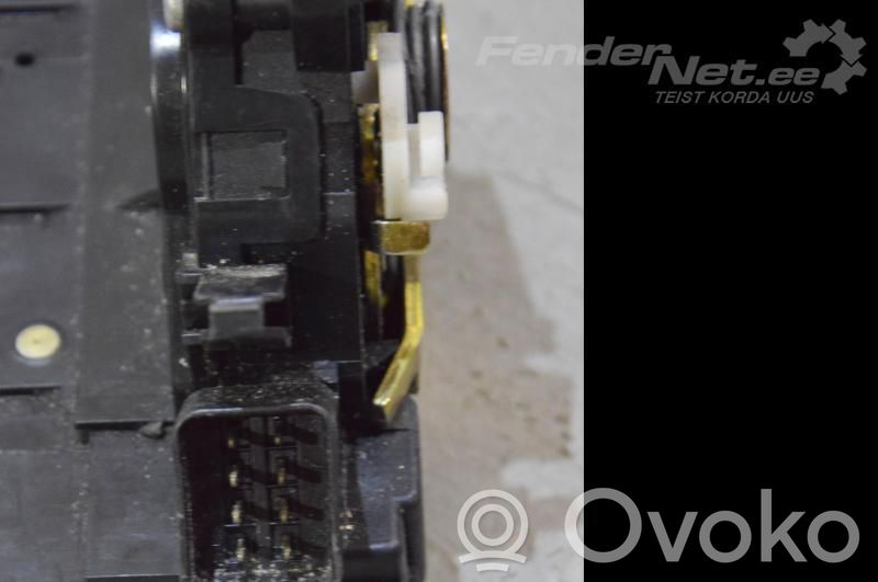 Ford Focus Priekšpusē slēdzene 
