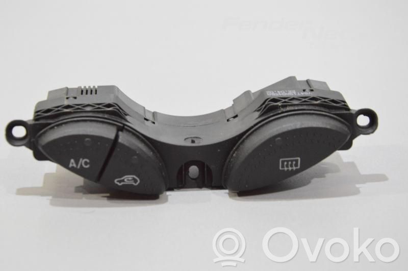 Windscreen/window heater switch   YS4T19A945BA