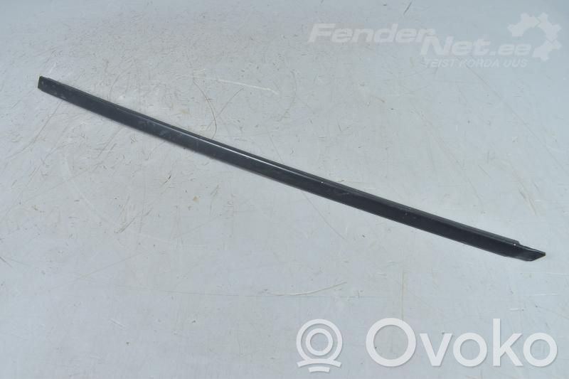 Saab 9-3 Ver2 Moldura del parabrisas 