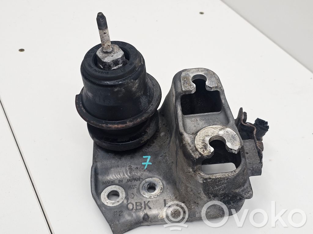 Subaru Outback Engine mount bracket 
