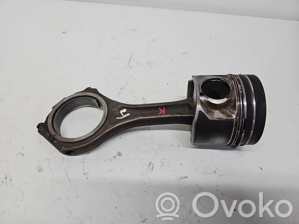 Audi Q7 4L Piston with connecting rod 