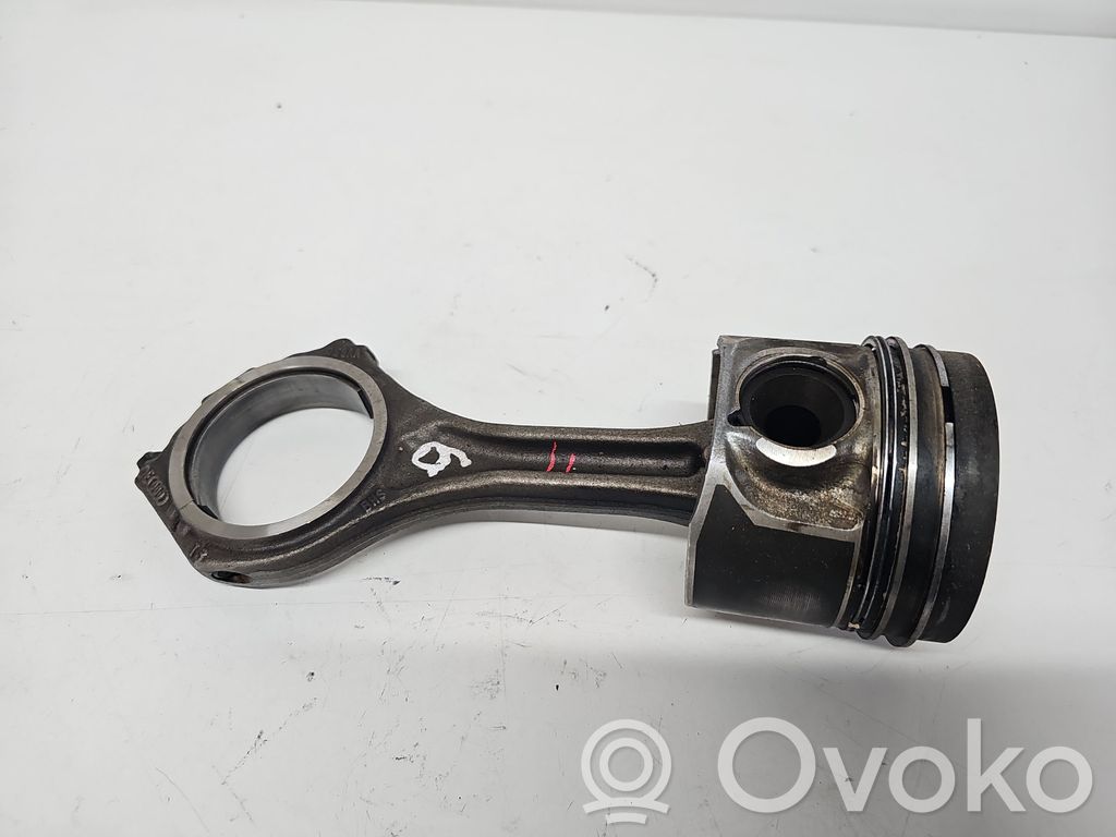 Audi Q7 4L Piston with connecting rod 