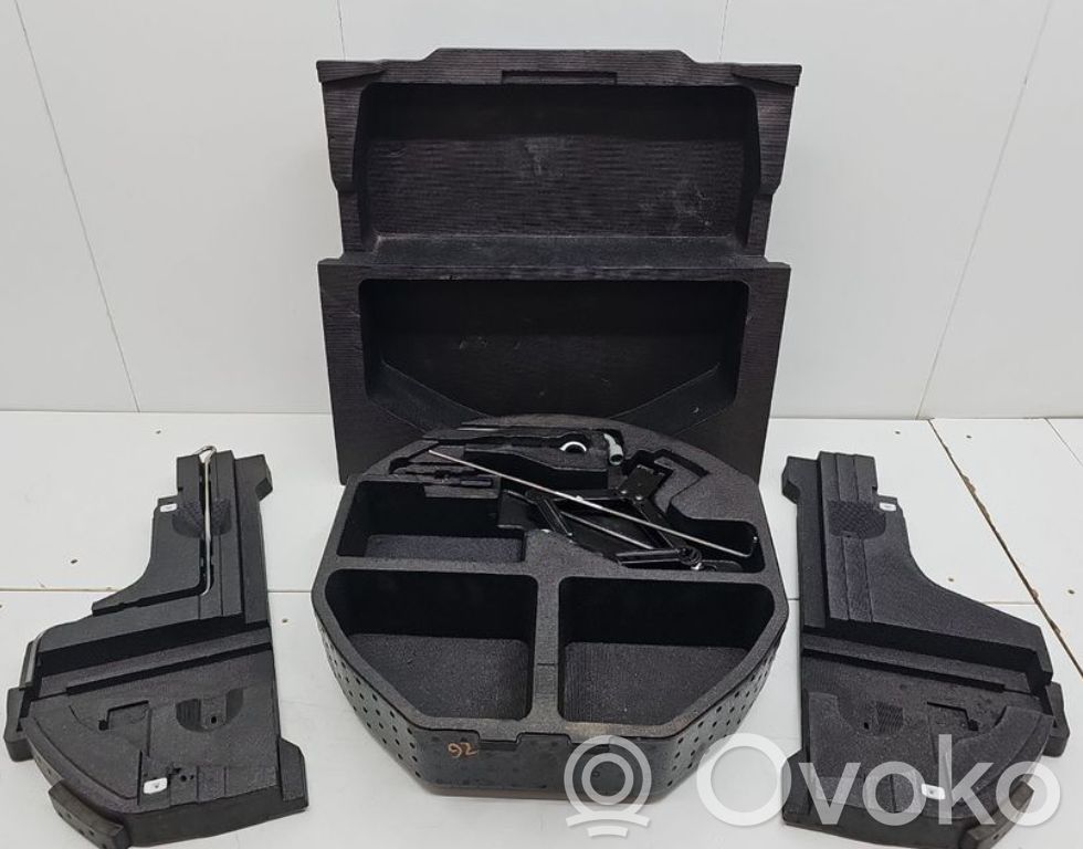 Subaru Outback Tool set 