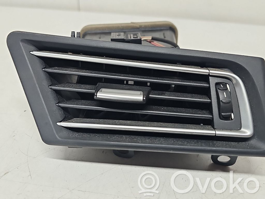 BMW 7 F01 F02 F03 F04 Boczna kratka nawiewu deski rozdzielczej 