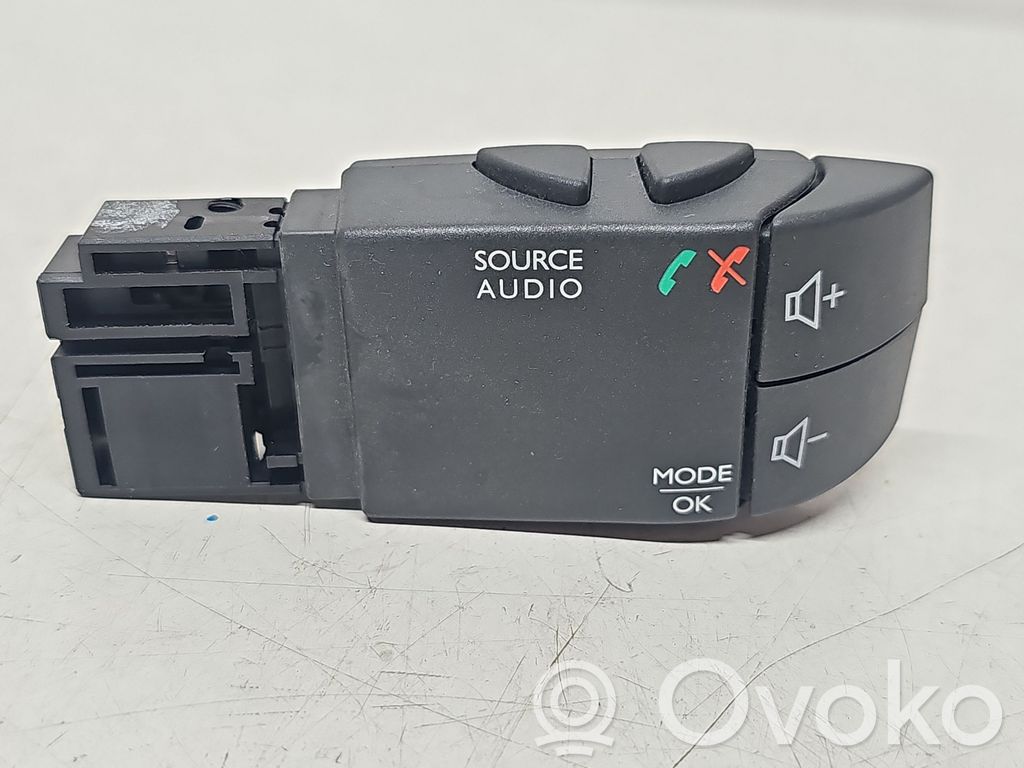 Renault Captur Boutons / interrupteurs volant 