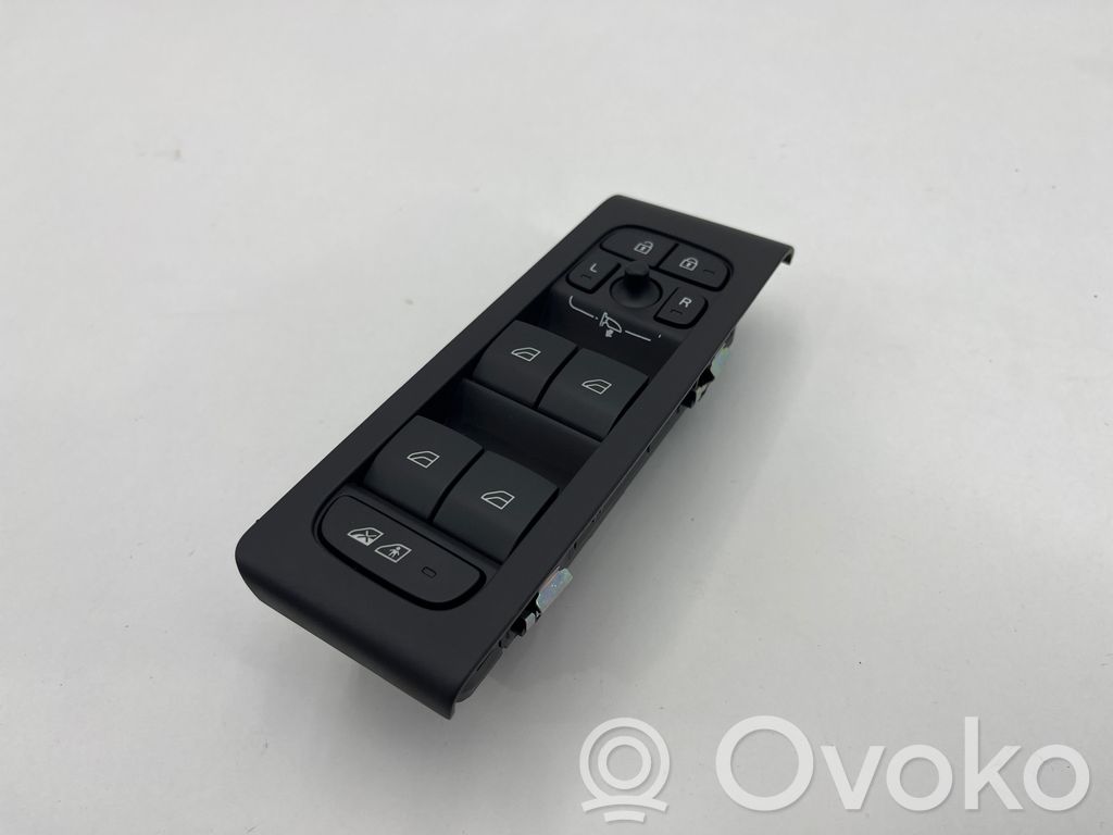 Volvo XC40 Electric window control switch 