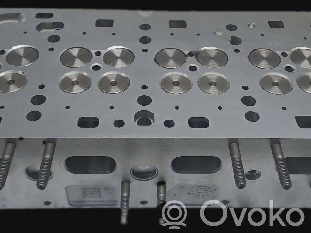 Volkswagen PASSAT B8 Engine head 