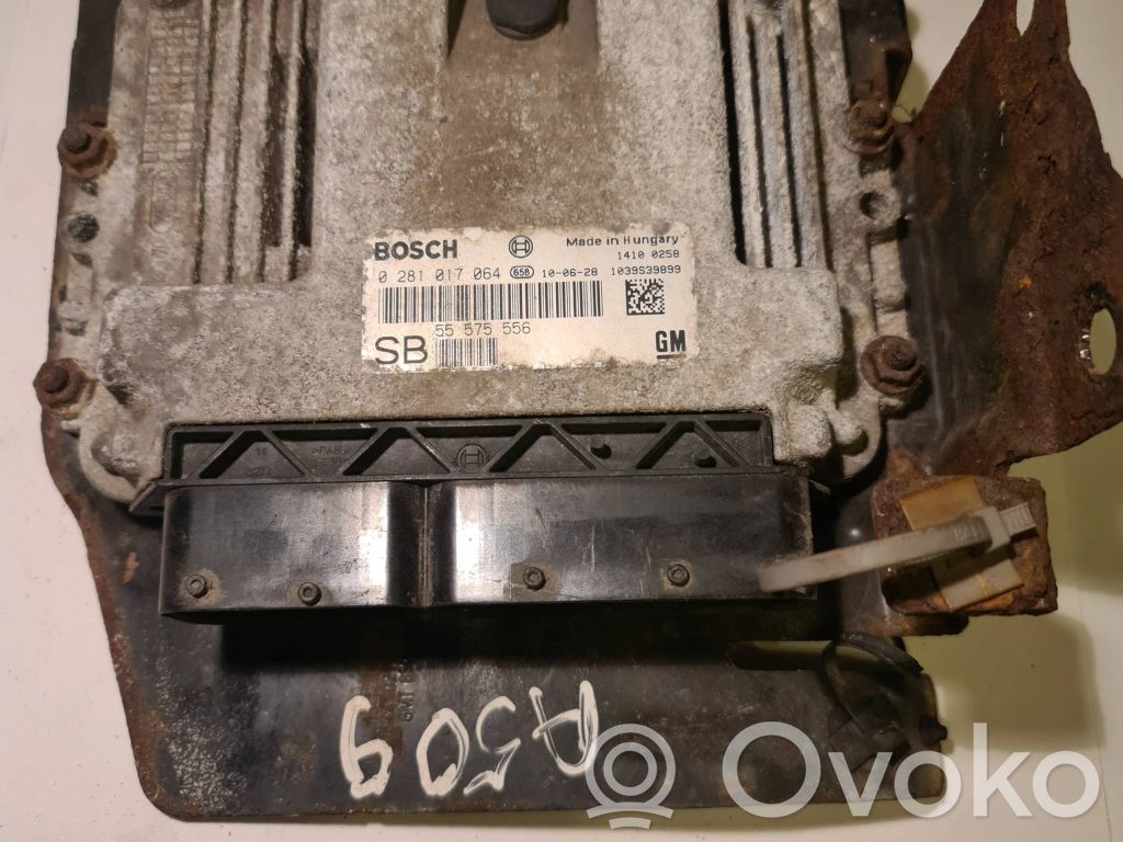 Opel Zafira B Engine control unit/module 