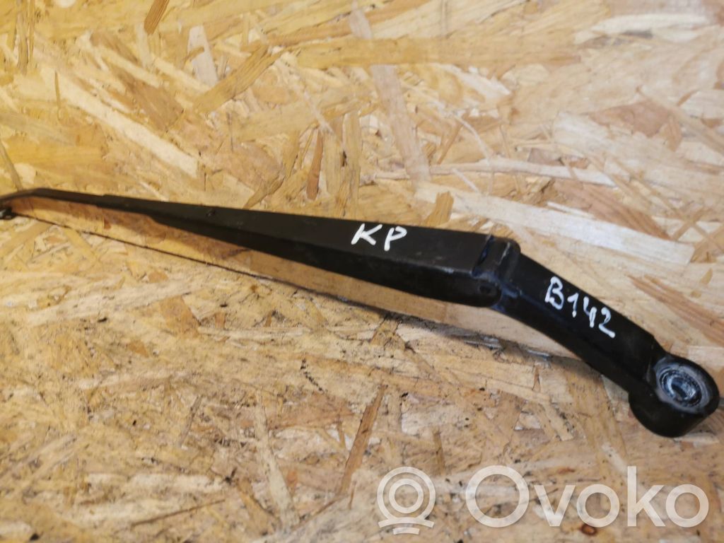 Toyota Hilux (AN10, AN20, AN30) Front wiper blade arm 