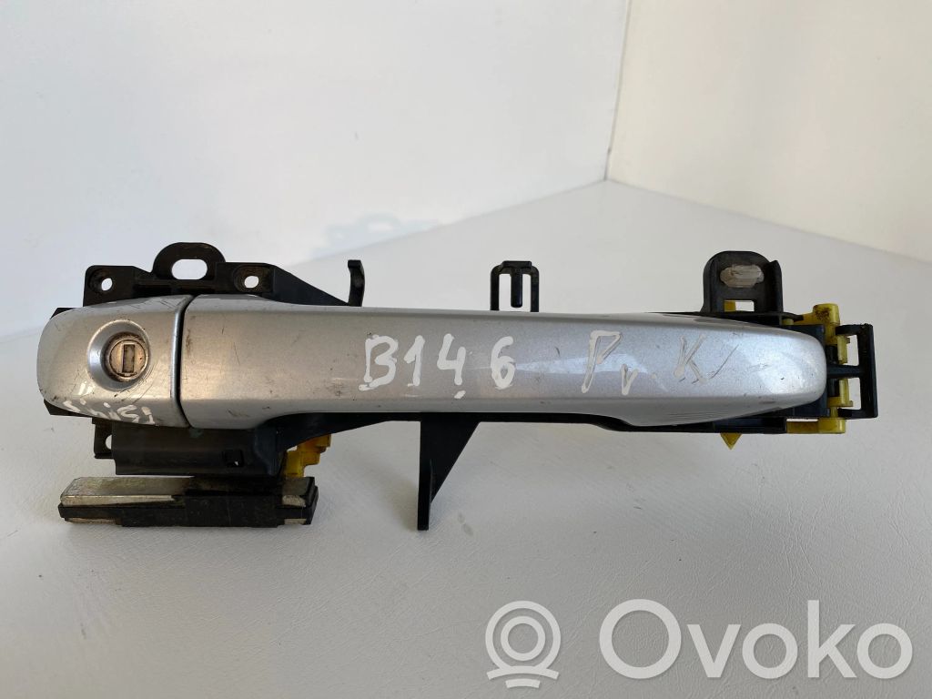 Toyota Avensis T270 Front door exterior handle 
