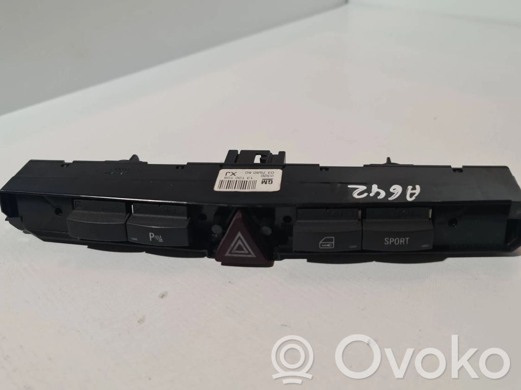 Hazard light switch   13100108,0320,03758060