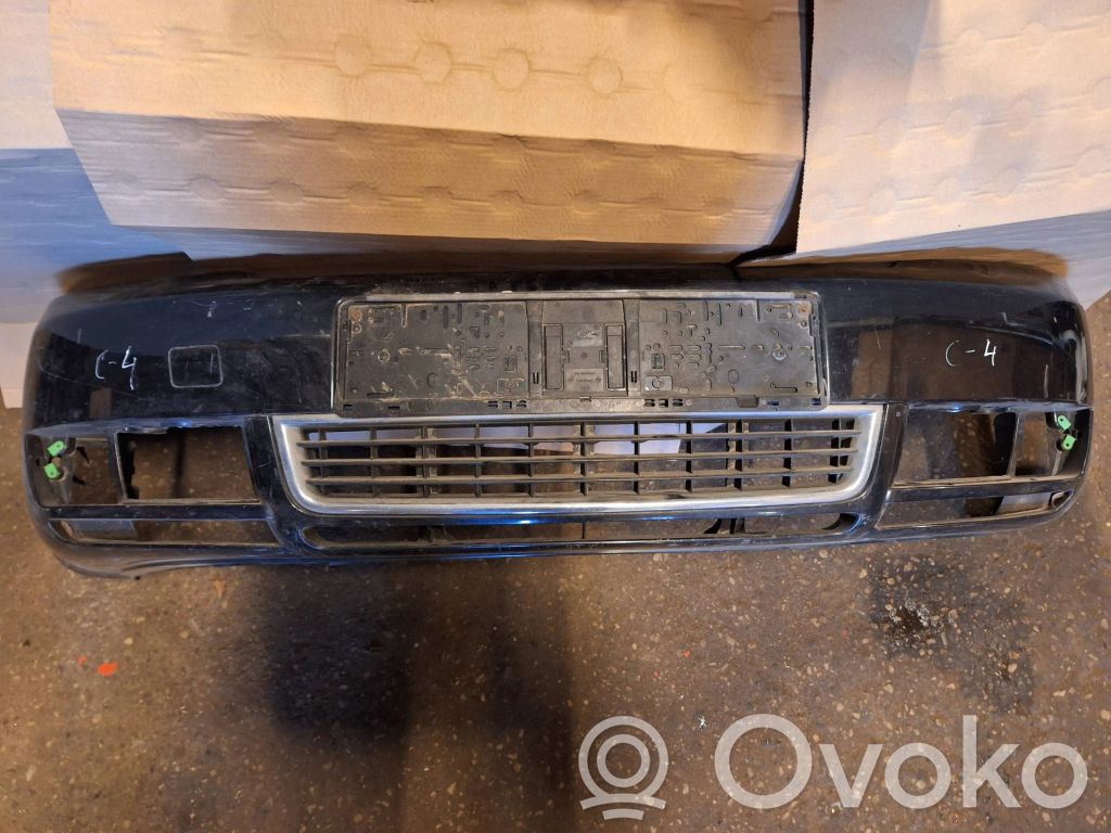 Audi A4 S4 B6 8E 8H Priekinis bamperis 