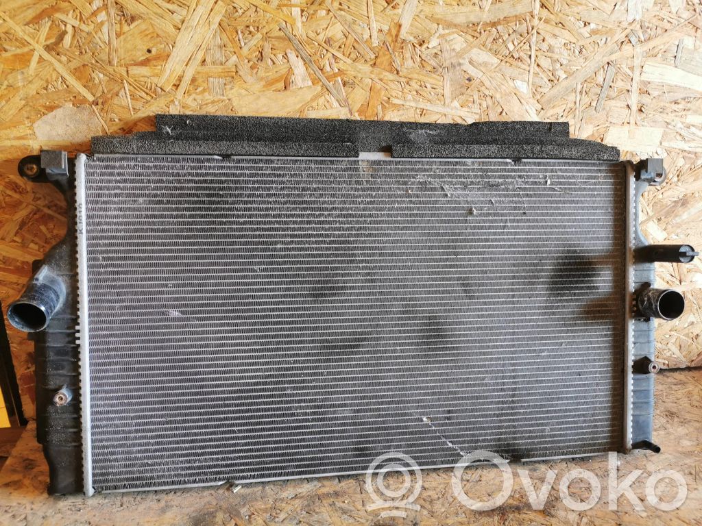 Toyota Avensis T270 Radiatore di raffreddamento 