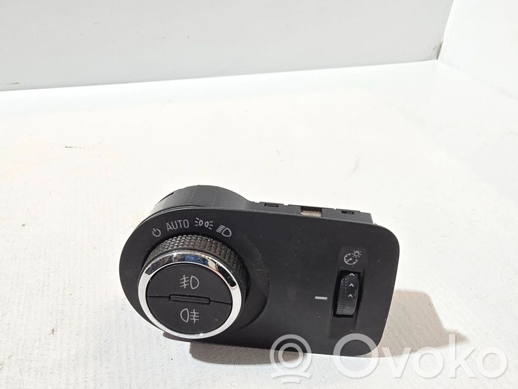 Opel Zafira C Light switch 