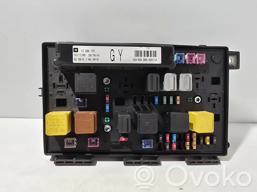Opel Astra H Sulakemoduuli 