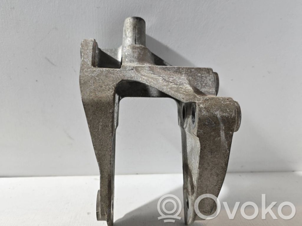 Engine mounting bracket   X00767B,8337,X00767