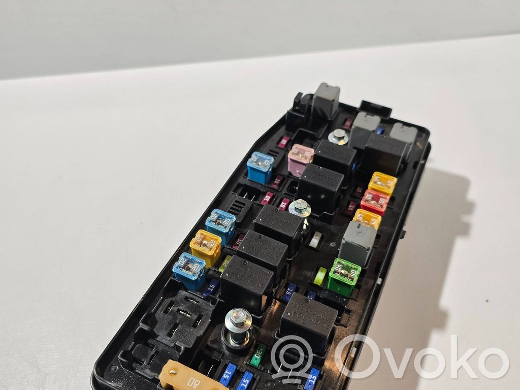 Opel Antara Módulo de fusible 