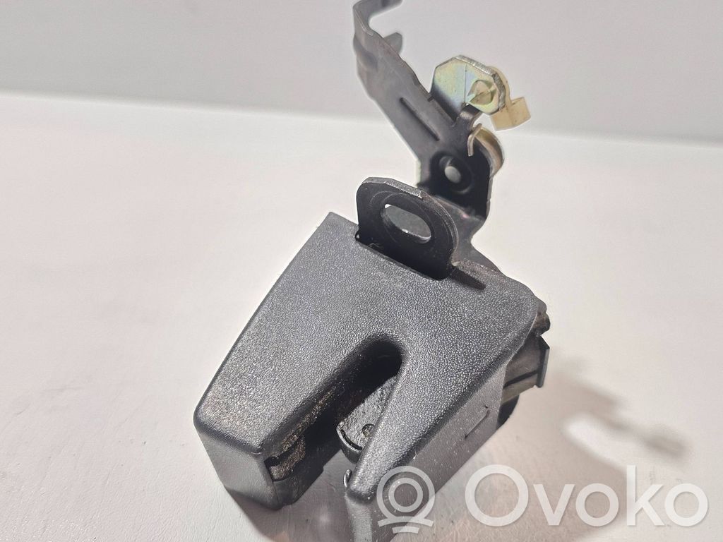 Loading door lock