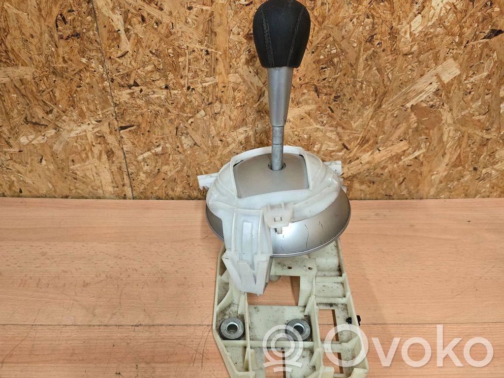 Volvo S60 Gear shifter/selector 