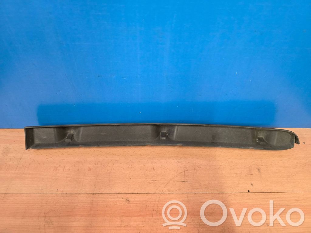 Loading door trim (molding)   9228481,464192822