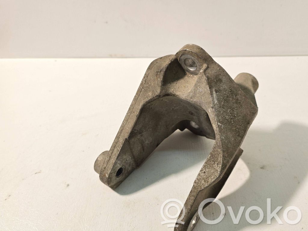 Engine mounting bracket   13228287