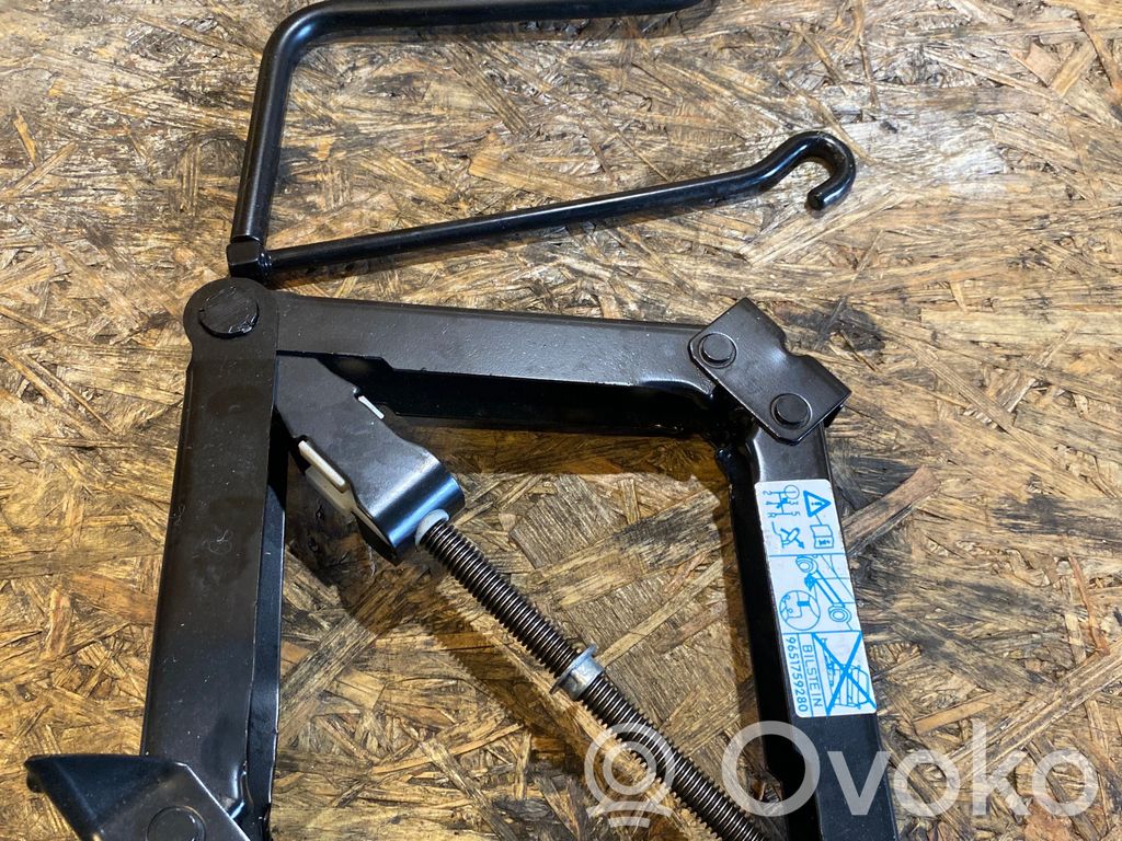 Peugeot 407 Tool set 